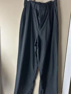 ユニクロ　タックワイドパンツ