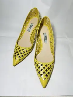 PRADA パンプス イエロー カットアウト ポインテッドトゥのサムネイル