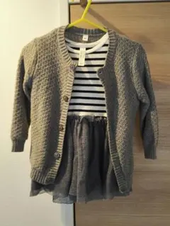 カーディガンとワンピースの2点セット