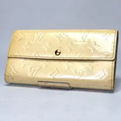1112ルイヴィトン ヴェルニ モノグラム エナメル パテント クリーム系 財布