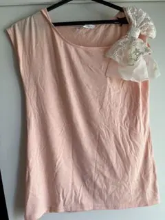 リボン付きTシャツのサムネイル