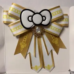 クエワン リボンバッジ クエストオブワンダーズパレード ピューロランド 白 白色