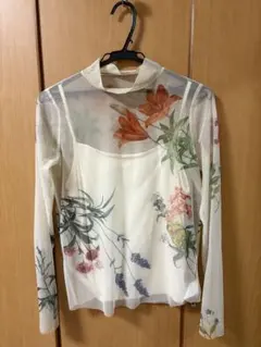 【美品】 Ameri / 2way スモークフラワーTOPS / ホワイト M 美品】 Ameri / 2way スモークフラワーTOPS / ホワイト M - メルカリ