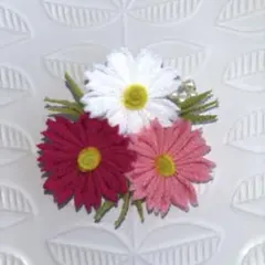 つまみ細工　コスモスのブローチ りて2さま　専用