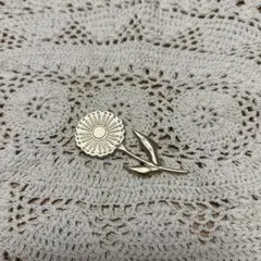 箸置き　北欧　ブローチ　花