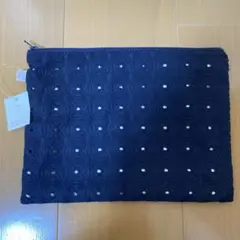 【新品タグ付き】deux c ドゥセー　刺繍デザイン ネイビー ポーチ