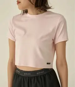 emmi ロゴモダールミニTシャツ ピンク　クロップドTシャツ　新品未使用のサムネイル