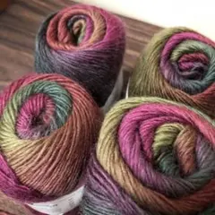 パープル×グリーン系グラデーションウールヤーン4玉