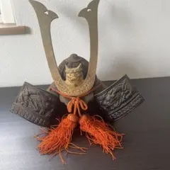 兜 置物 鋳鉄製 飾り台座付き - メルカリ