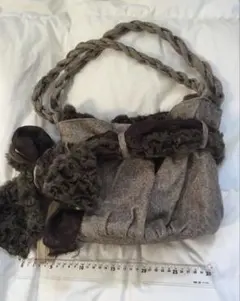 森ガール໒꒱· ゜Trilogy フリル付きハンドバッグ ブラウン系