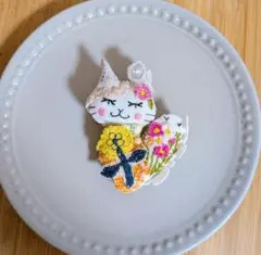 ネコちゃんブローチ✩.*˚コスモス