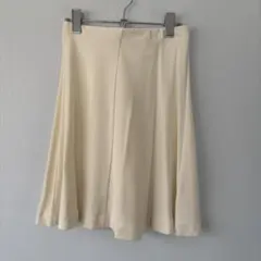【最終値下げ】UNIQLO ホワイトのフレアスカート(S)