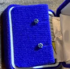 青いピアス(両耳用)