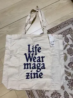 銀座限定UNIQLO（ユニクロ）Lifewear magagineトートバックのサムネイル