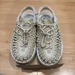 ベージュ サンダル