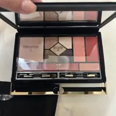 Dior クリスマスコフレ　エクランクチュールマルチユースパレット