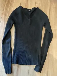 ビッキー　黒 Vネック リブ編み ニット