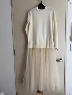 アイボリー色 長袖ニット チュールスカートワンピ セット