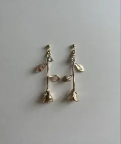 ピアス　薔薇×クリスタル　ゴールド　ハンドメイド