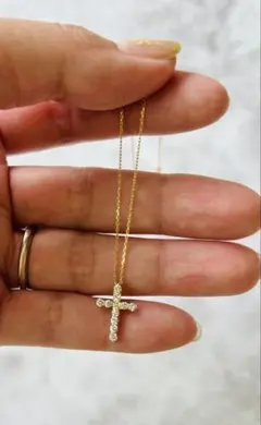 【美品】K18 0.3ctダイヤ クロスネックレス 刻印あり