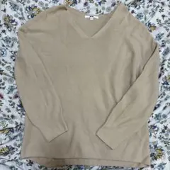 UNIQLO ベージュ Vネックセーター Lサイズ
