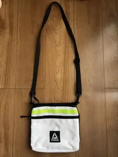 Reebok サコッシュ ショルダーバッグ ホワイト