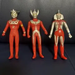 ウルトラマンフィギュア 3体セット(左から:レオ、タロウ、母)
