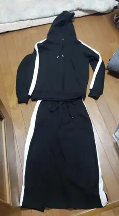 Rody フード付きスウェットセットアップ