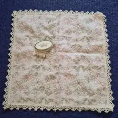 TOCCA ハンカチ 花柄刺繍 レース縁のサムネイル