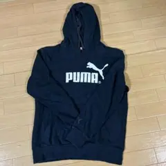 PUMA 黒 フード付きパーカー