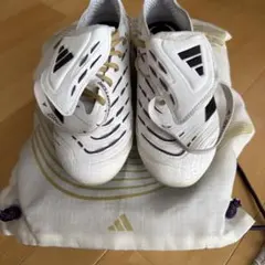 adidas Predator サッカーシューズ ホワイト/ブラック/ゴールド