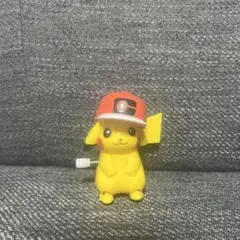 手乗りピカチュウ フィギュア 赤い帽子 約8cm - メルカリ
