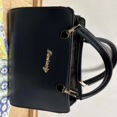 黒のバッグ