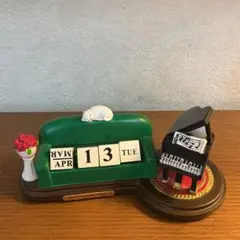 グランドピアノと猫 のカレンダー 置物