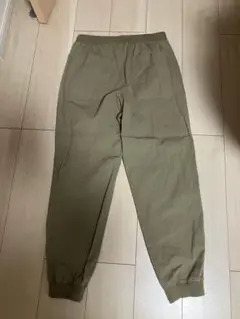 UNIQLO カーキ ジョガーパンツ M