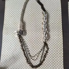 多層ビーズ装飾ネックレス