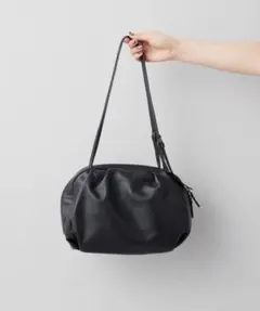 専用)中古　イアパピヨネ　コロンボストン　黒 レザー ショルダーバッグ　傷みあり 中古・古着通販】ear PAPILLONNER (イアパピヨネ) コロン