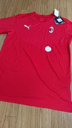 新品ACミラン Puma トレーニングシャツ 赤