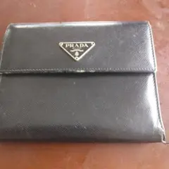 PRADA 黒 レザー 三つ折り財布