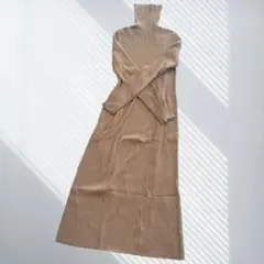 ユニクロ ベージュ タートルネック リブ編み ロングワンピース ウール混