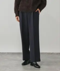 ウツクシルエットWクロスイージーストレートパンツ　ネイビー　Mサイズ