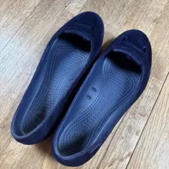 クロックス　スウェード　紺　フラットシューズ　W7