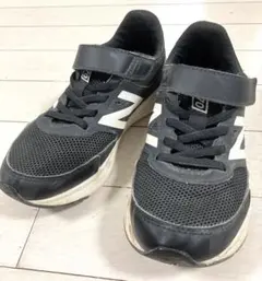 ニューバランス　スニーカー　19.5センチ　ブラック　570