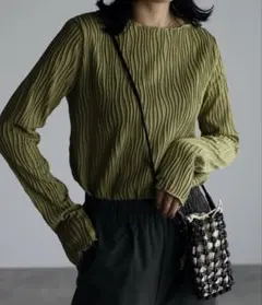オリーブグリーン 長袖シャツ