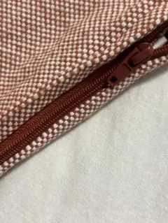 IKEA SANDTRAV 赤　クッションカバー45cmのサムネイル