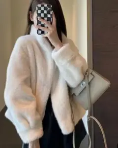 ホワイトファーショートジャケット