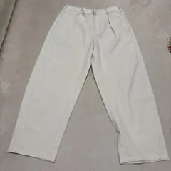GU ホワイト チノパン