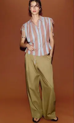新品タグ付き　ZARA ダーツ入りバレルパンツ　M カーキ　ワイドパンツ