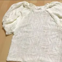 美品　SLY スライ ブラウス シャツ 半袖　mサイズ からLサイズ　ぐらい