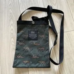 Kiu サコッシュ　美品のサムネイル
